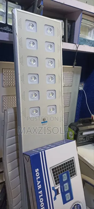 100watts Wakatek All In One Solar Street Light