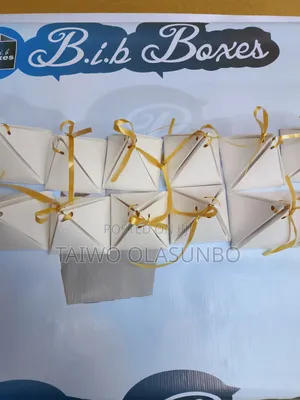 Pyramid Cake Cutout Box