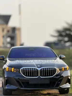 New BMW 520i 2025 Gray
