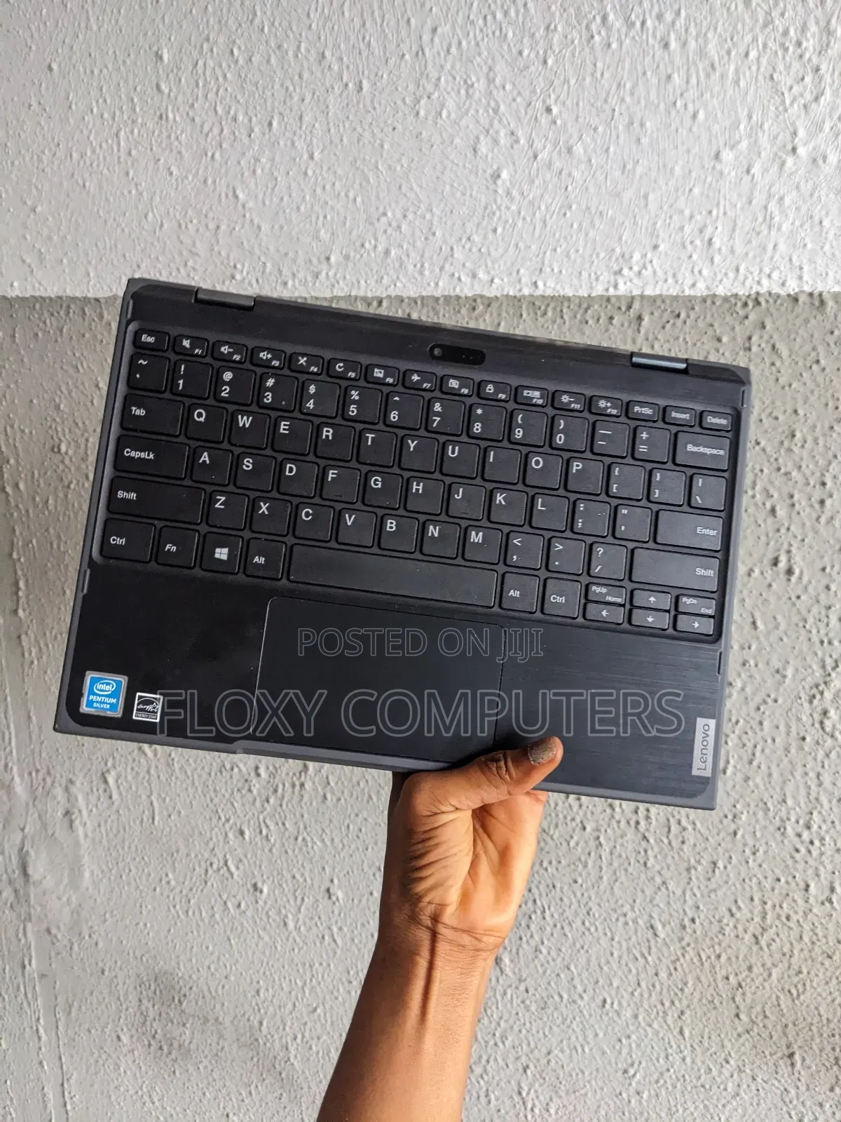 Laptop Lenovo 300e 4GB Intel Pentium SSD 128GB