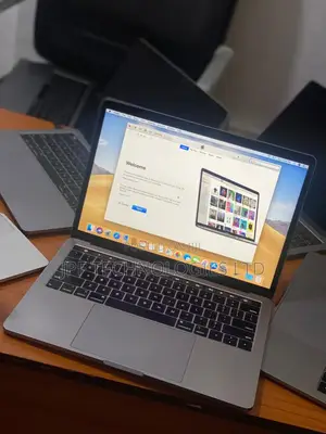 Laptop Apple MacBook Pro 2018 16GB Intel Core I7 SSD 500GB