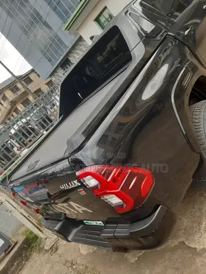 Rolling Boot Cover With TRD Spoiler for Toyota Hilux New Model