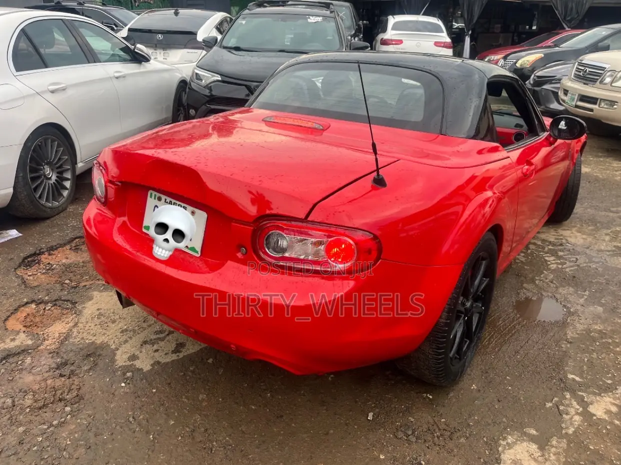 Mazda MX-5 2012 Red