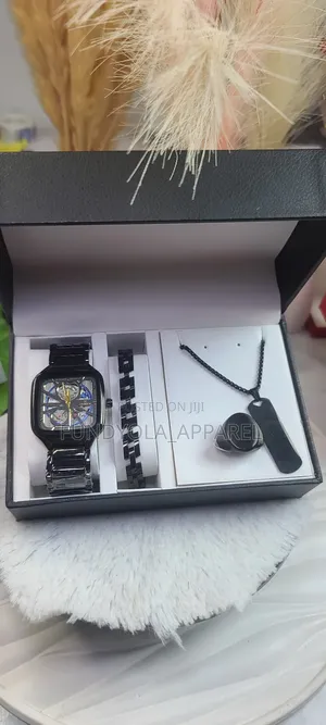 Fashionable Male Wrist Watch Combo.