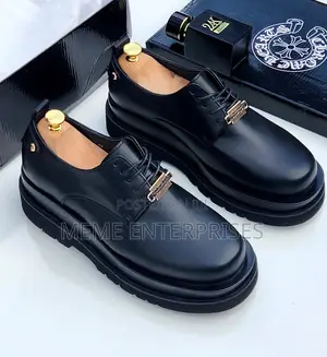 Shiny Laced Shoe :
