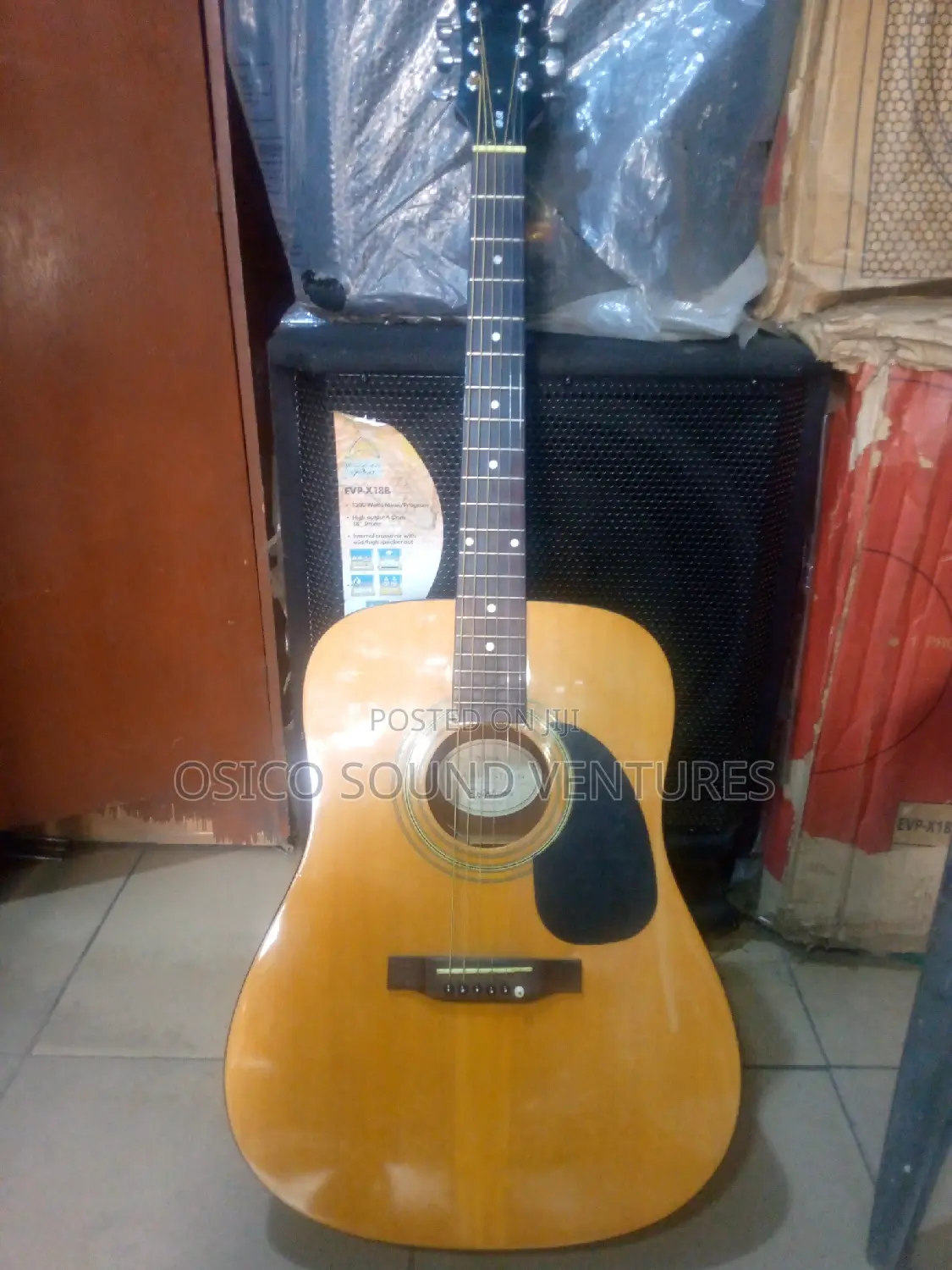Acoustic Box Guitar