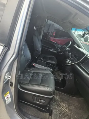 Toyota Sienna Limited Premium 7-Passenger 4dr Minivan (3.5L 6cyl 6A)