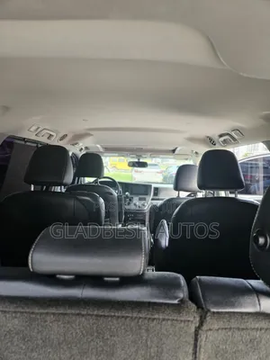 Toyota Sienna Limited Premium 7-Passenger 4dr Minivan (3.5L 6cyl 6A)