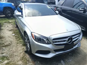 Mercedes-Benz C300 Luxury 4matic Sedan AWD (2.0L 4cyl 7A) 2017 Silver