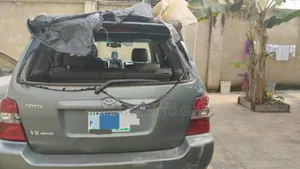 Toyota Highlander 2005 Back Glass Available