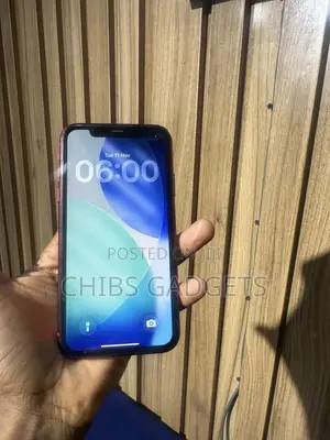 Apple iPhone 11 128 GB Red