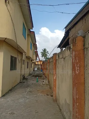 10bdrm Block of Flats in Egbeda Unity Estate for sale