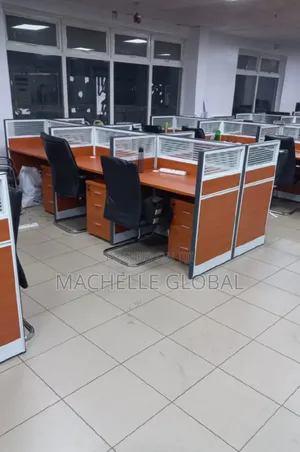 Good Quality Workstation (6 People)