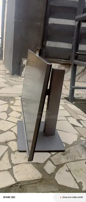 Elite Display Frameless HP Monitor