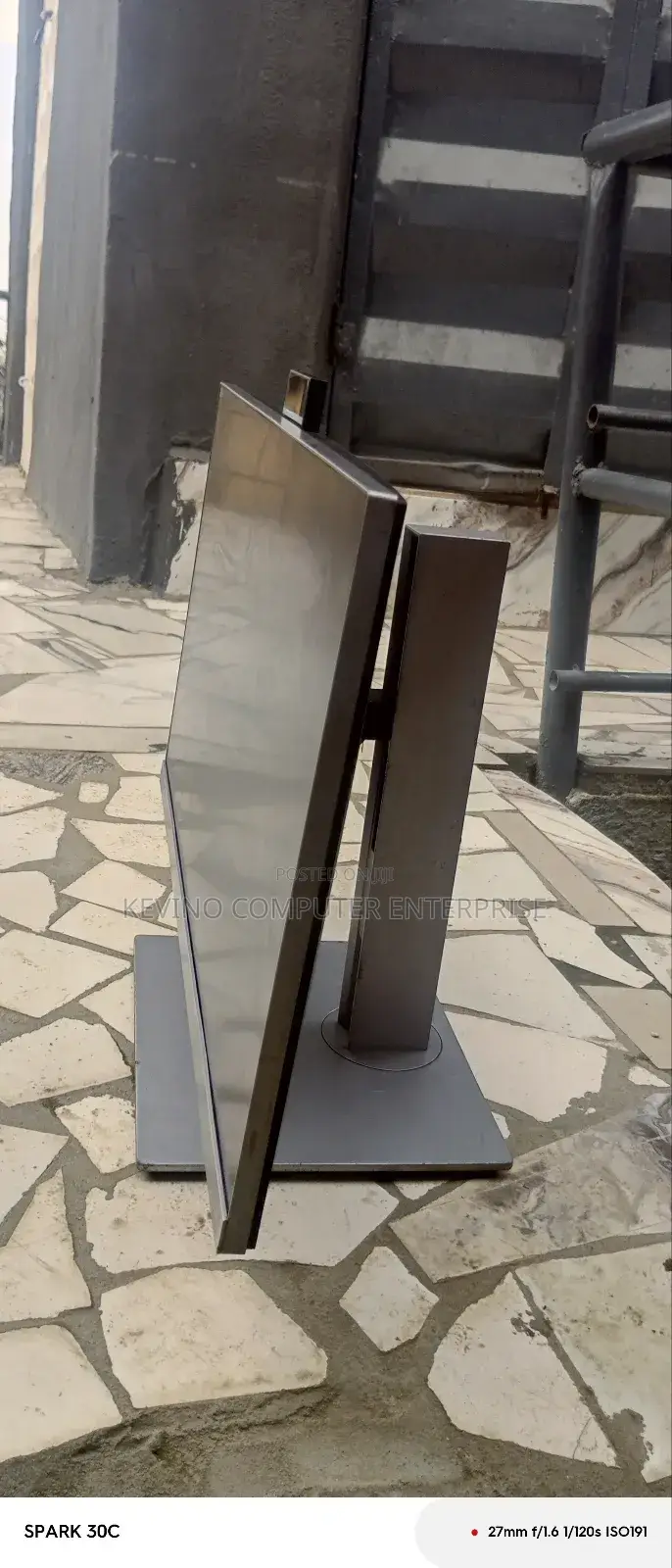 Elite Display Frameless HP Monitor