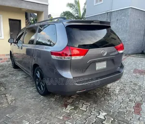 Toyota Sienna 2013 Gray