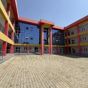 20bdrm Villa in Zone 1 / Wuse for sale