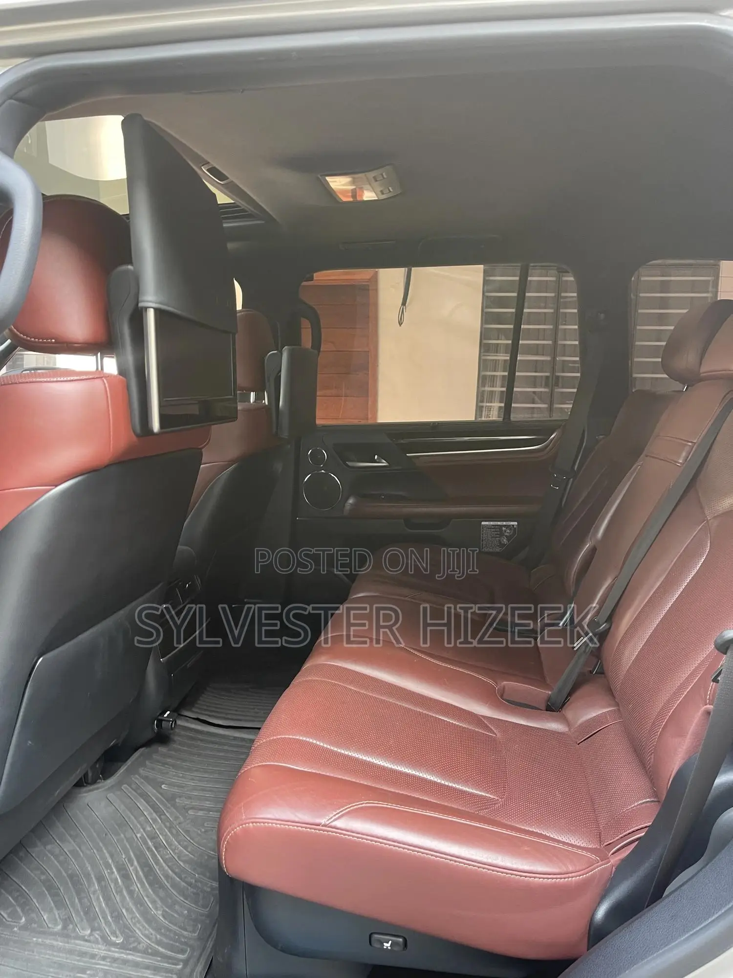 Lexus LX 2021 Gold