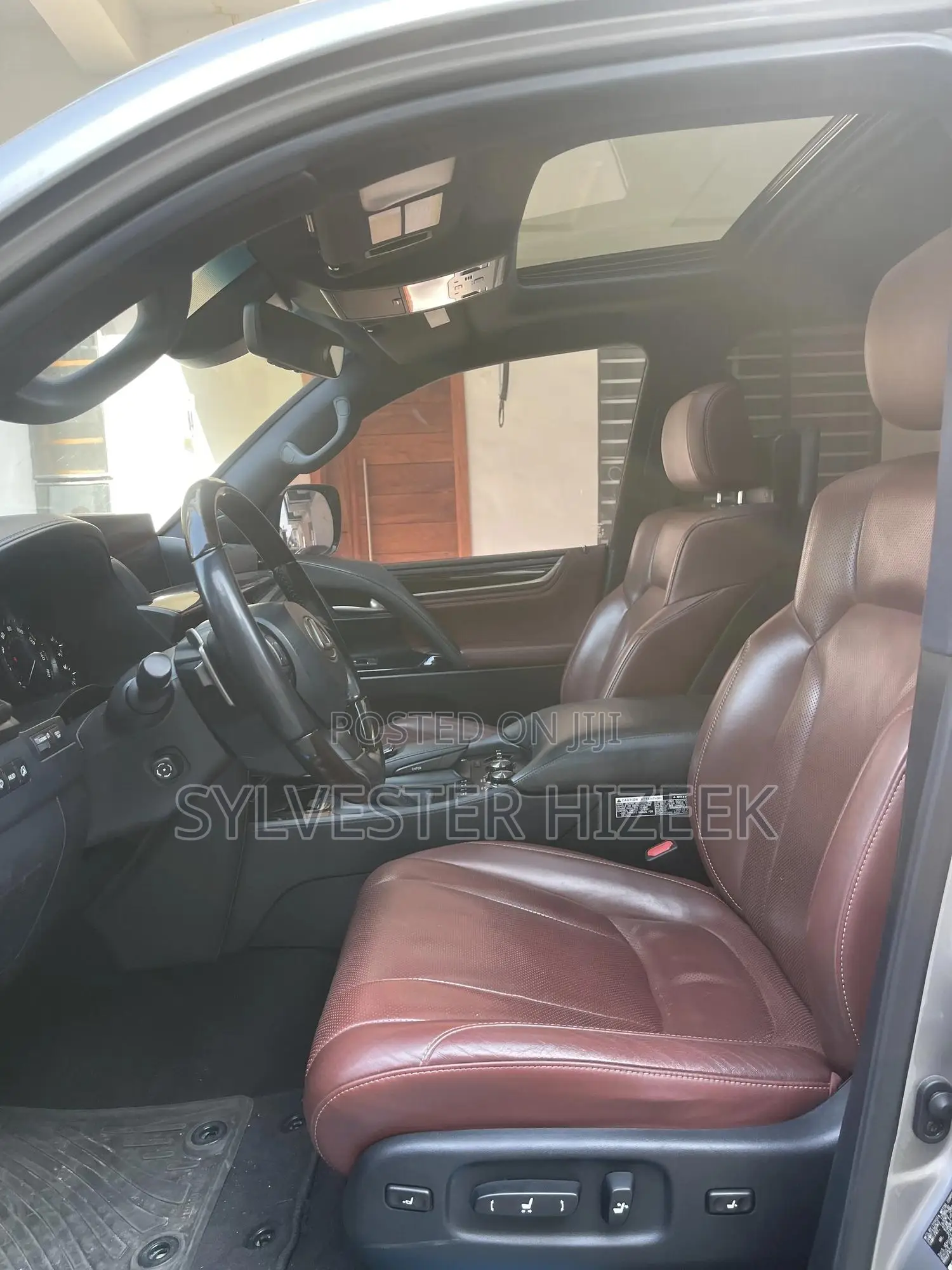Lexus LX 2021 Gold