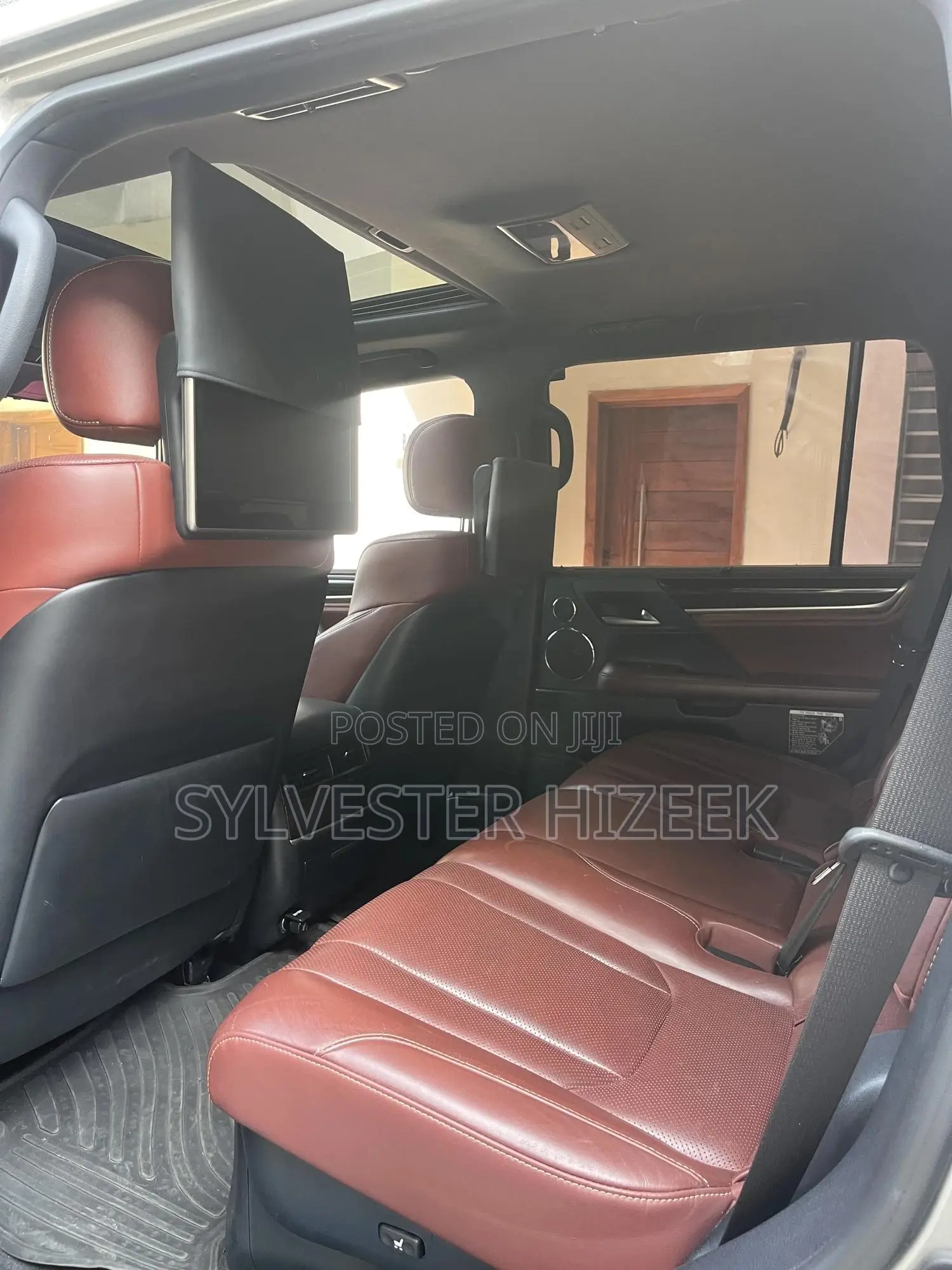 Lexus LX 2021 Gold