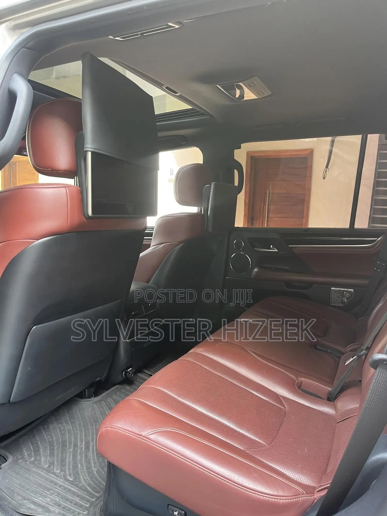 Lexus LX 2021 Gold