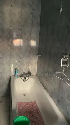 3bdrm Apartment in Lekki Phase 1 for sale