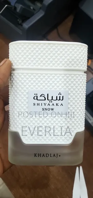 Shiyaaka Snow by Khadlaj