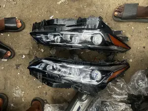 Set Headlamp Avalon 2019-2022