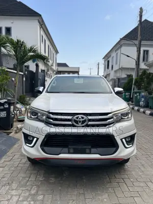 Toyota Hilux 2020 White