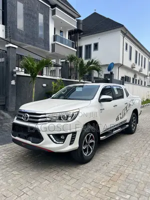 Toyota Hilux 2020 White