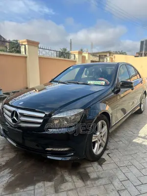 Mercedes-Benz C300 Sport 4Matic Sedan AWD (3.0L 6cyl 7A) 2011 Black
