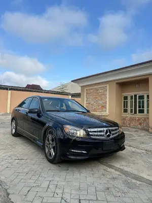 Mercedes-Benz C300 Sport 4Matic Sedan AWD (3.0L 6cyl 7A) 2011 Black