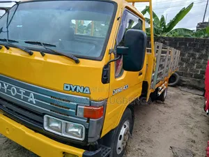 Toyota Dyna 400