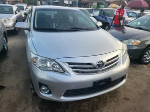 Toyota Corolla LE Special Edition 4dr Sedan (1.8L 4cyl 4A) 2013 Silver