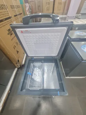 Scanfrost Chest Freezer Model: Sfl111-Ecofresh