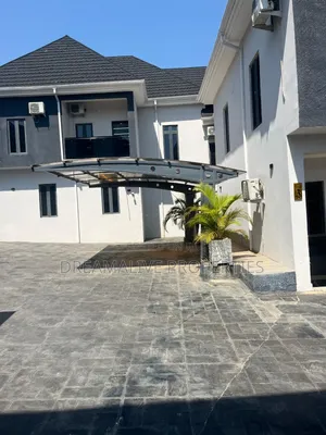 4bdrm Duplex in Estate, Gwarinpa for sale