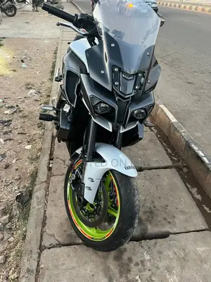 Yamaha 2020 White