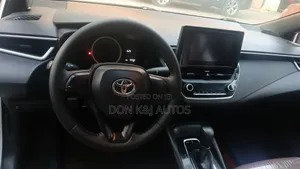 Toyota Corolla SE 2021 White