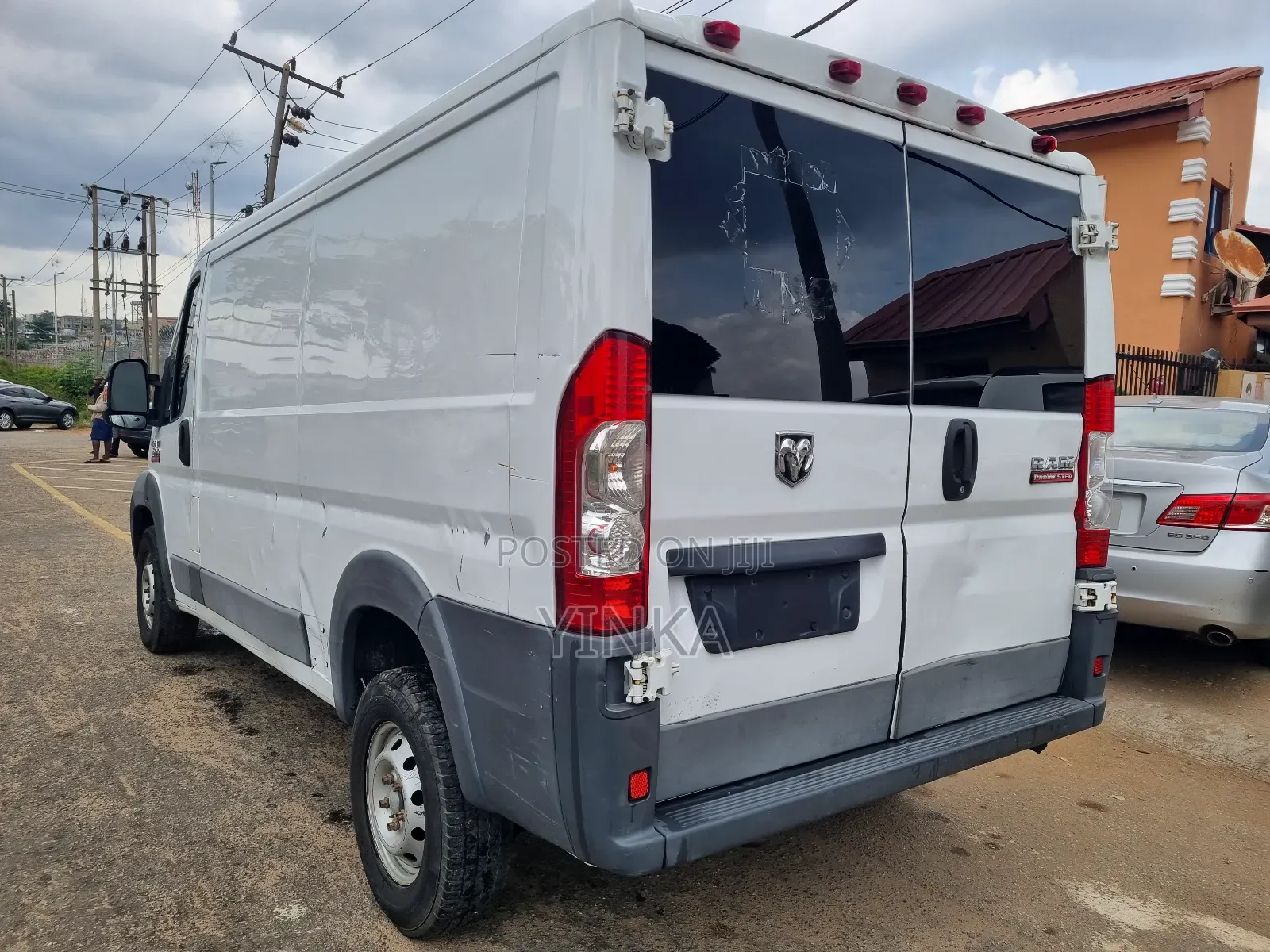 Dodge B2000 2016 White