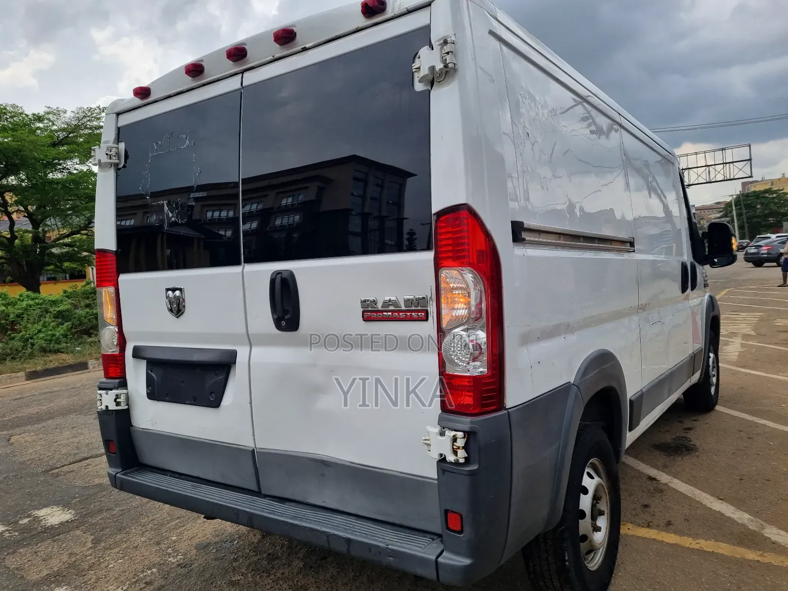 Dodge B2000 2016 White