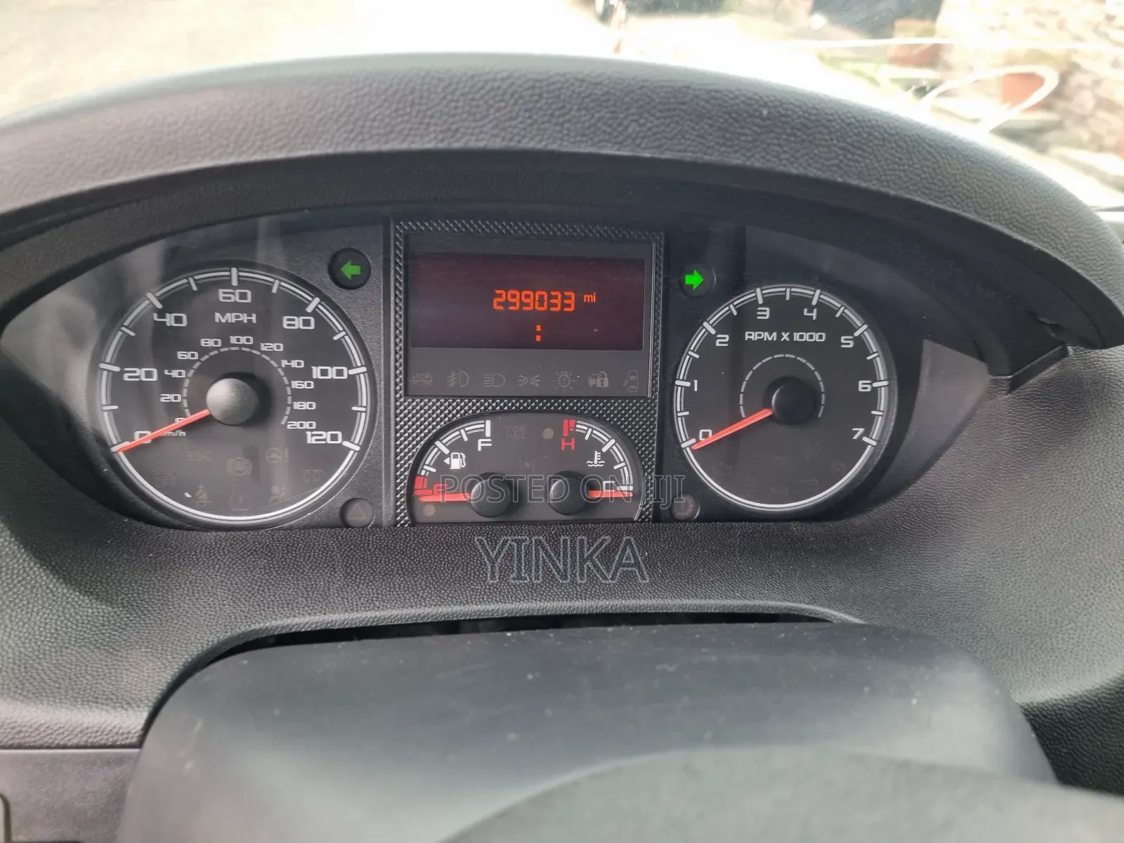Dodge B2000 2016 White