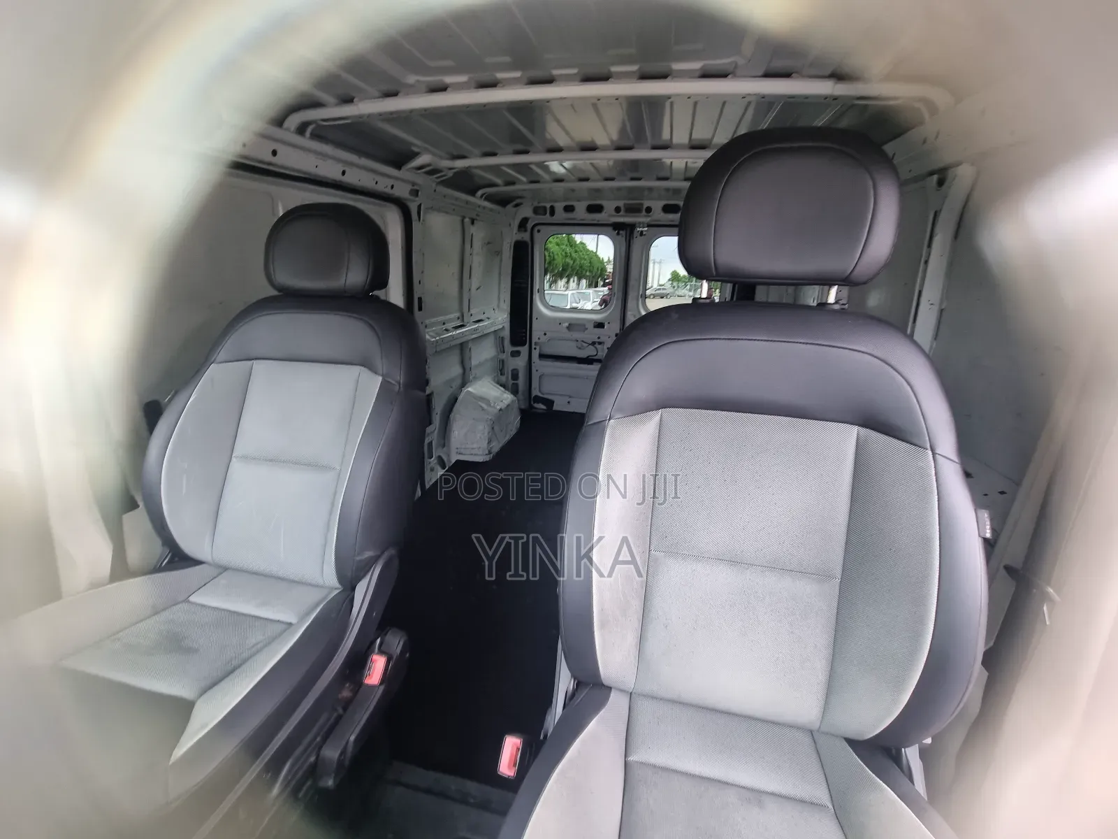 Dodge B2000 2016 White