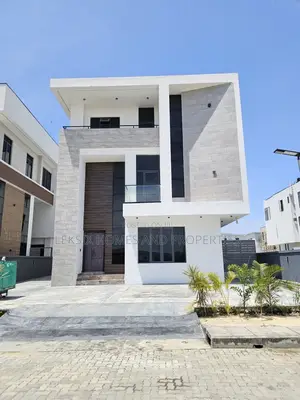 5bdrm Duplex in A Well Secured, Ikate for sale