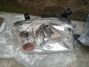Head Lamp Nissan Frontier 2000