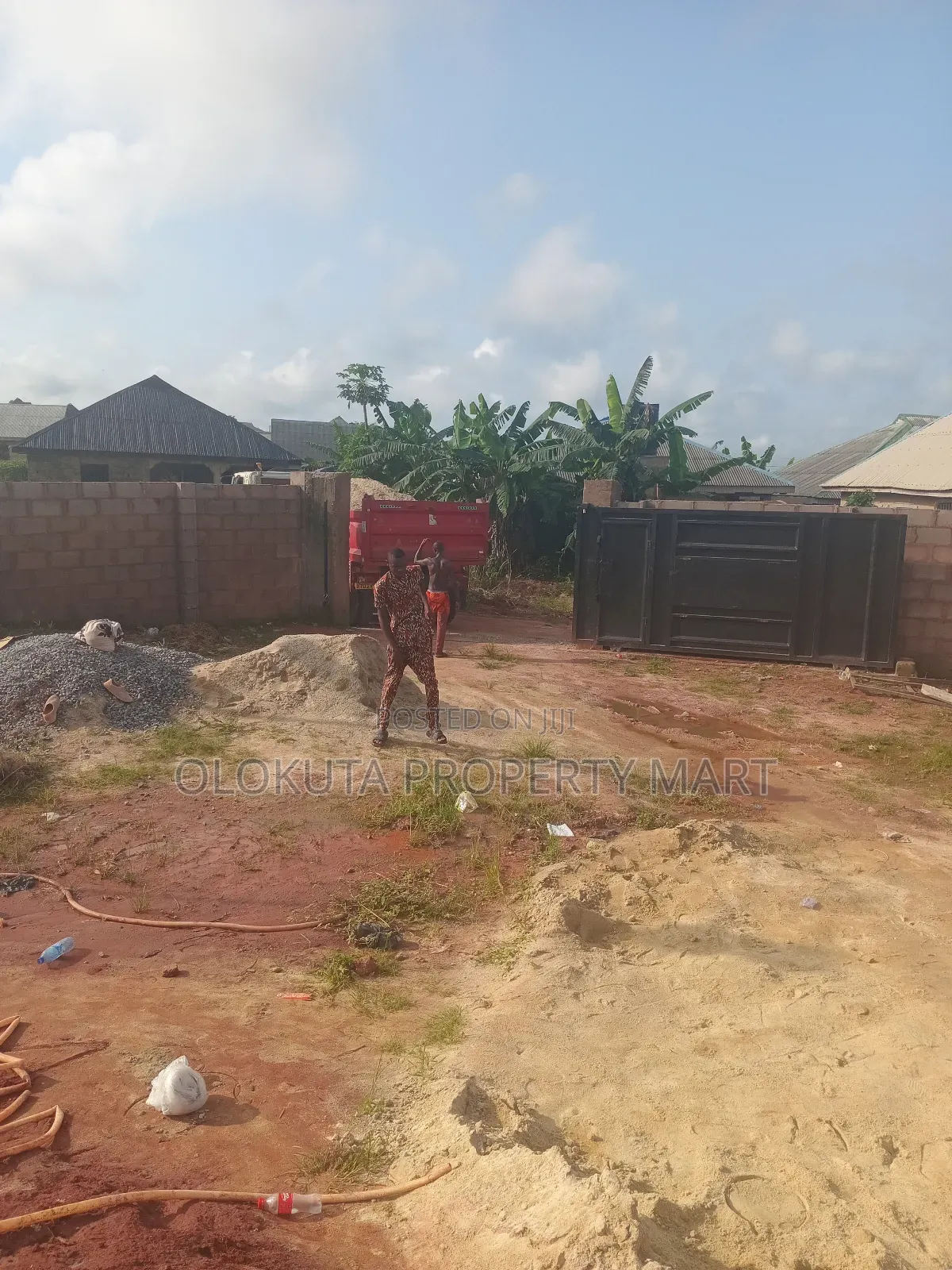 White Plaster Sand and Sharp Sand