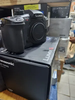 Lumix Gh5s