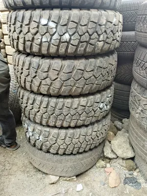 Lt 255/75 R 17 Caterpillar Teeth Tire