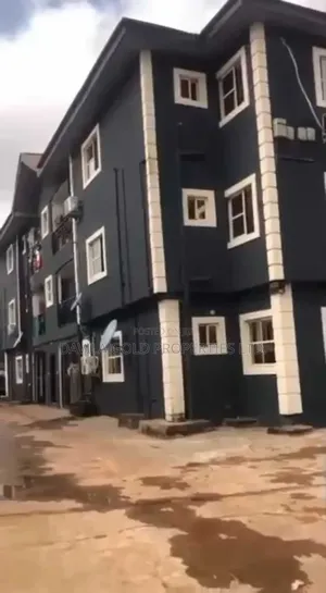 18bdrm Block of Flats in Benin City for sale
