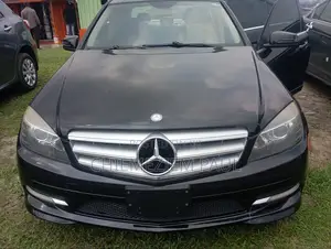 Mercedes-Benz C300 Luxury 4Matic Sedan AWD (3.0L 6cyl 7A) 2011 Black
