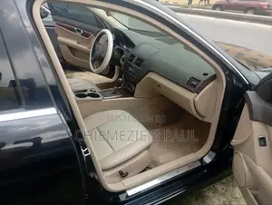 Mercedes-Benz C300 Luxury 4Matic Sedan AWD (3.0L 6cyl 7A) 2011 Black